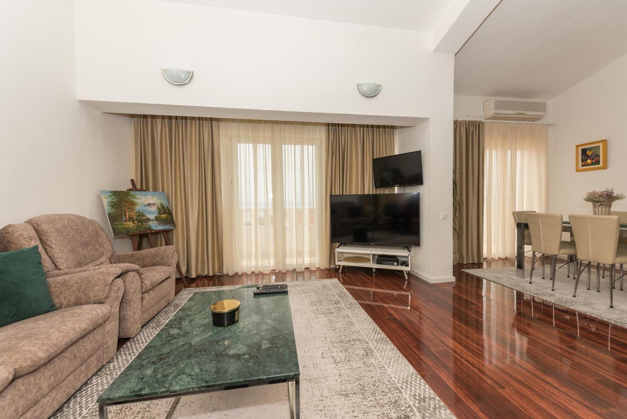 Apartman Filipovic Makarska Bagian luar foto